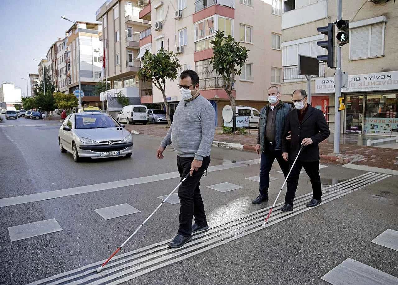 Trafikte Görme Engelli Bireyin Hislerini Anlatan Bir Hikaye