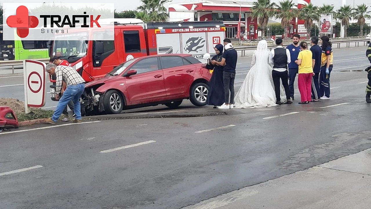 Kocaeli'de düğün öncesi fotoğraf çekimi faciayla sonuçlandı, gelin kazayı yara almadan atlattı.