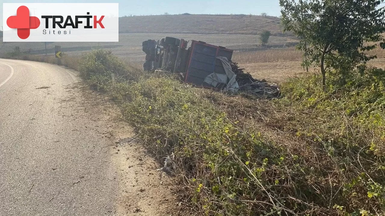 İnegöl'de Şarampole Devrilen TIR'ın Sürücüsü Yaralandı