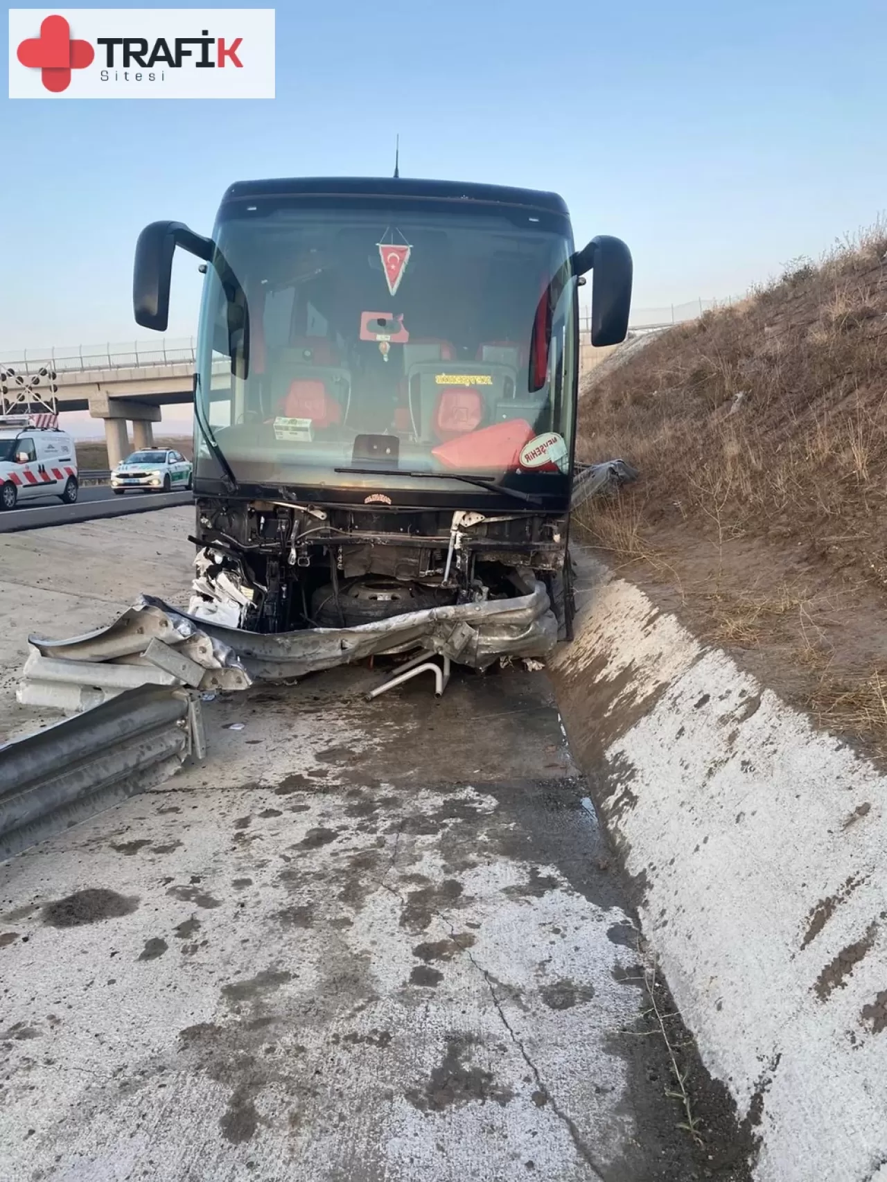 Ankara'da Yolcu Otobüsü Kazası: Çok Sayıda Yaralı Var