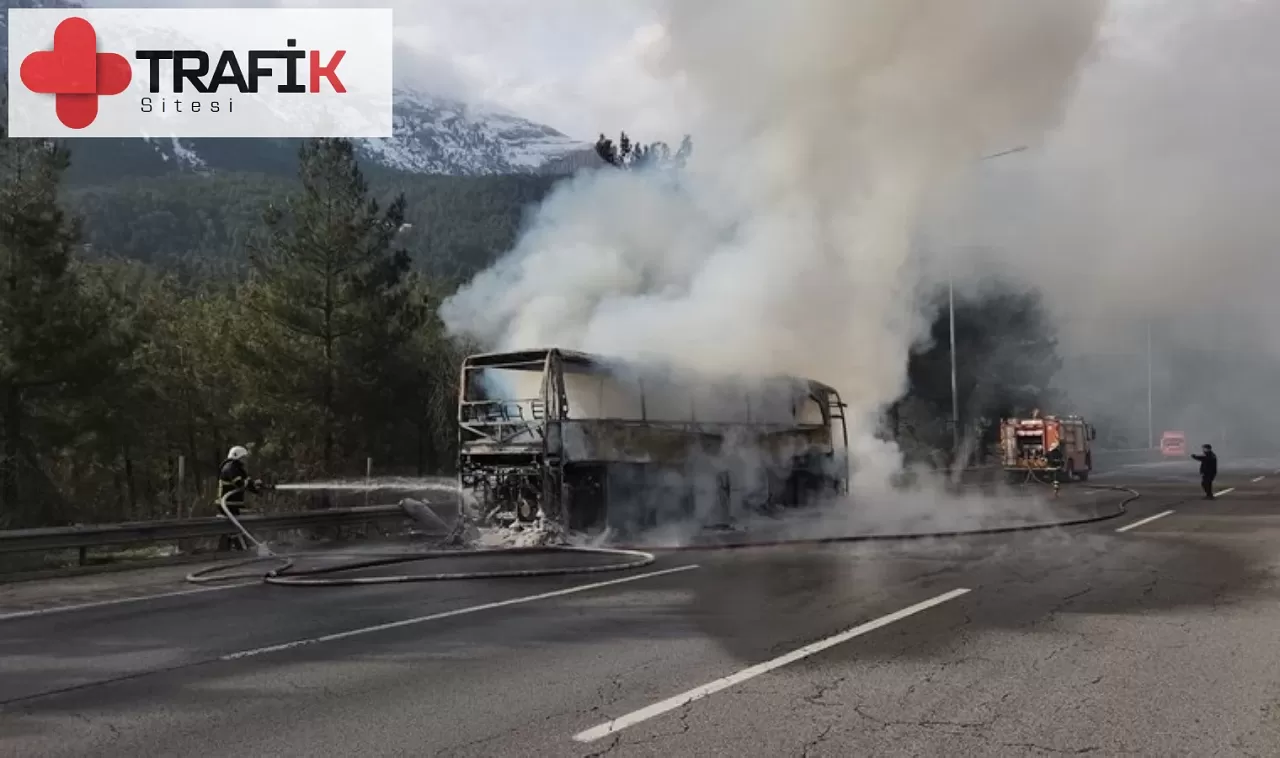 Seyir halindeki otobüs alev alev yandı, facianın eşiğinden dönüldü!