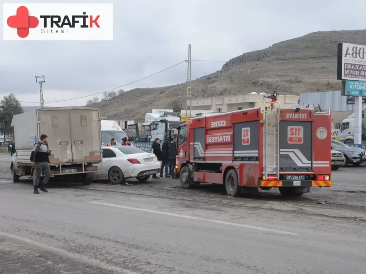 Şırnak'ta Kamyonet ile Otomobil Kaza Yaptı: 5 Yaralı!