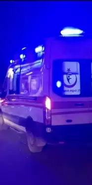 İstanbul Ataşehir'de İETT otobüsü ile otomobil çarpıştı, 3 kişi yaralandı