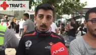 Bursa'da bir kuryenin bariyerlere çarparak hayatını kaybetmesi üzerine meslektaşları, "Motorcu dostu bariyerler istiyoruz" diyor.