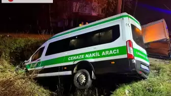 Cenaze nakil aracı su kanalına uçtu: 1'i ağır, 10 kişi yaralandı