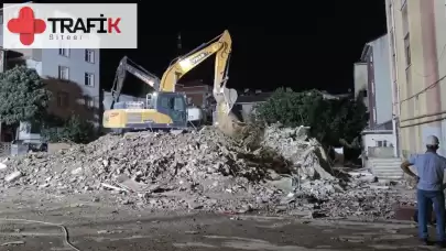 Pendik'te İETT otobüsünün çarptığı binanın yıkımı tamamlandı