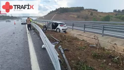 Otomobil bariyere çarptı, 1 kişi yaralandı