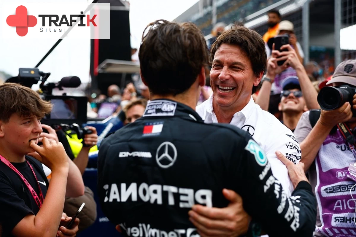 Toto Wolff, George Russell'a F1 Avusturya Grand Prix'sini kazanabileceği hakkında heyecanlı bir radyo mesajı gönderdiğini itiraf etti