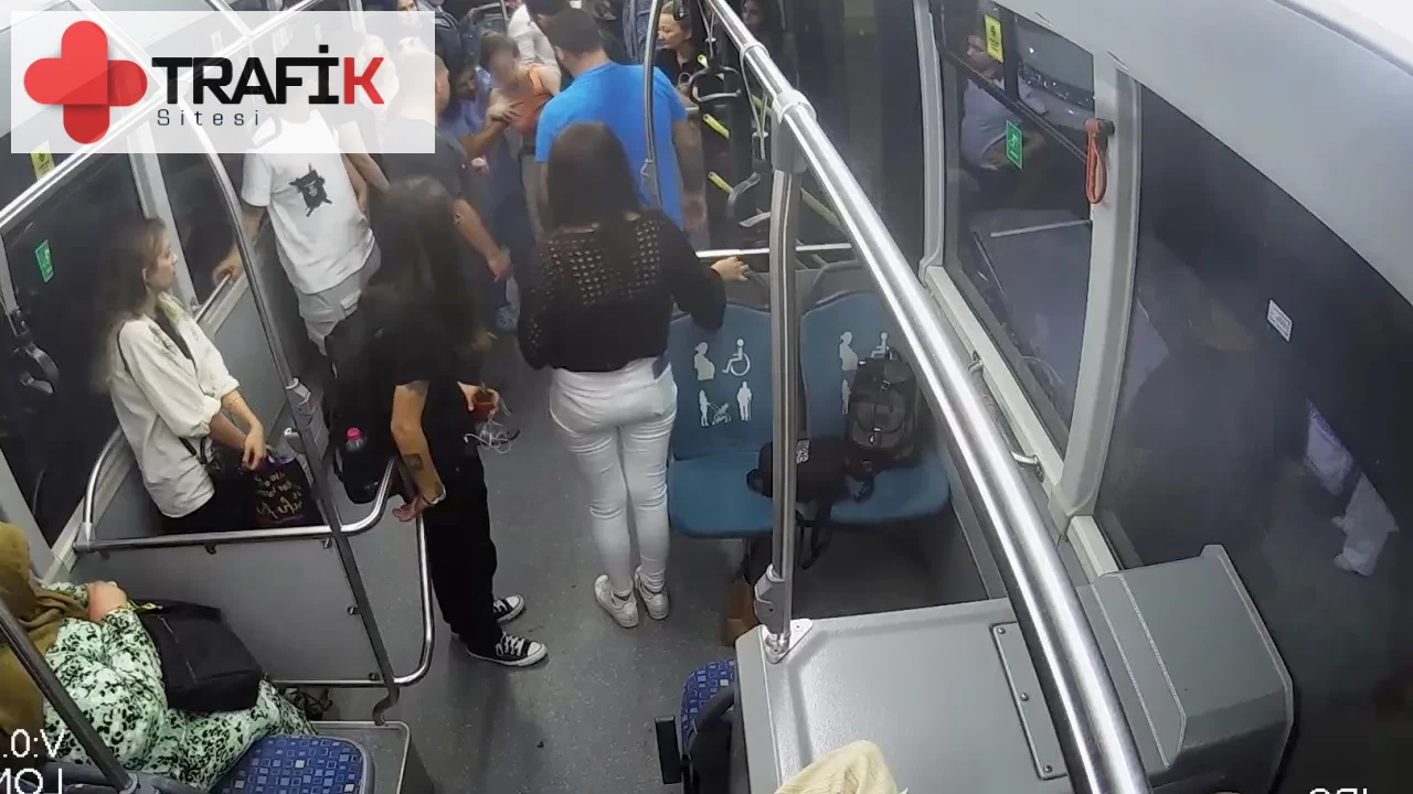 Sakarya'da otobüste fenalaşan yolcu, seferberlikle kurtarıldı!