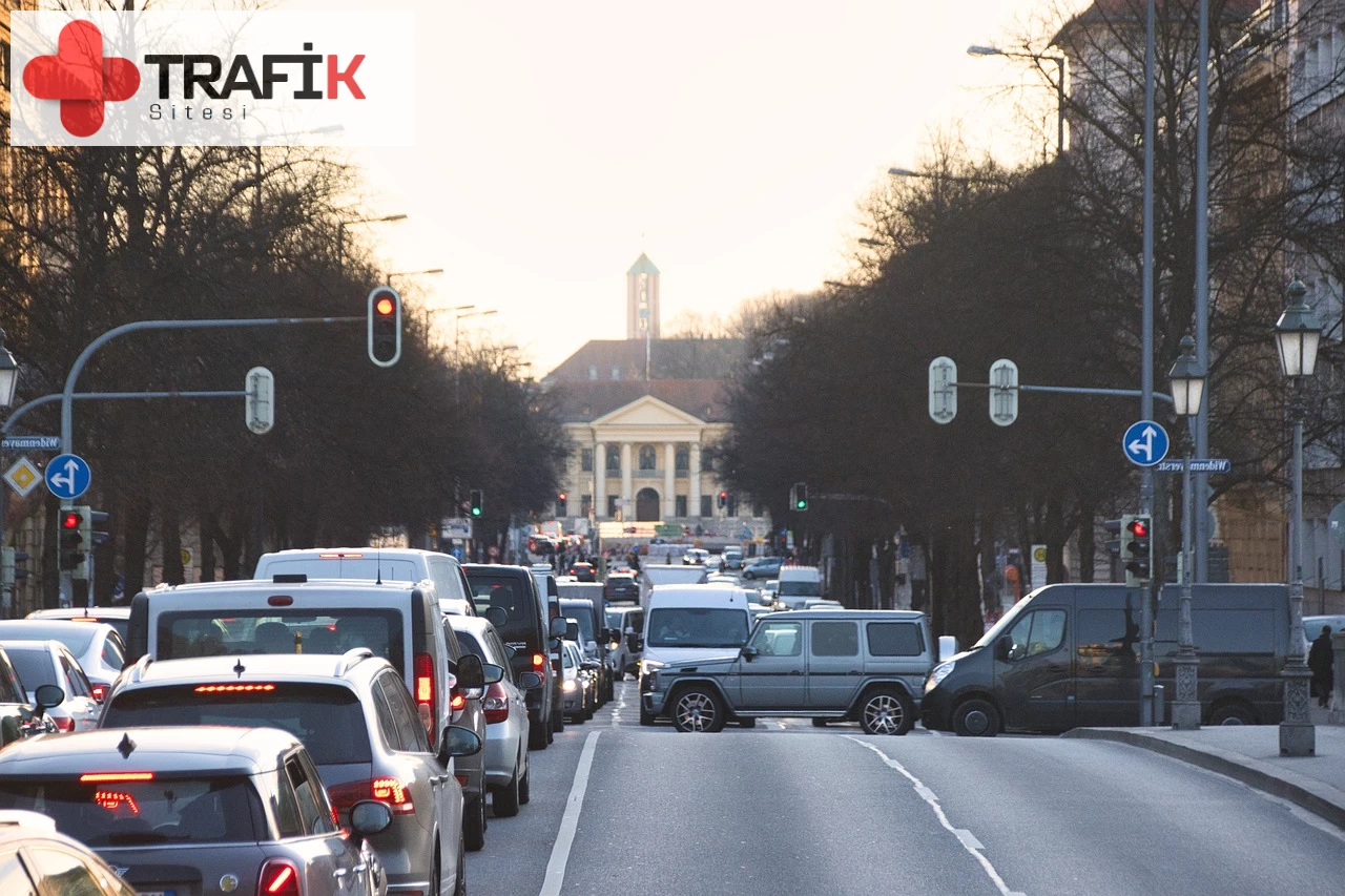 Trafikte Lamba İşareti Ne Anlama Gelir?