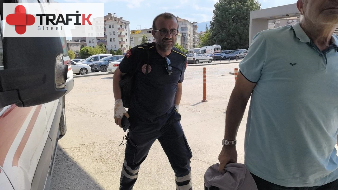 İnegöl'de Ambulans Kazası: Sağlıkçılar Yaralandı